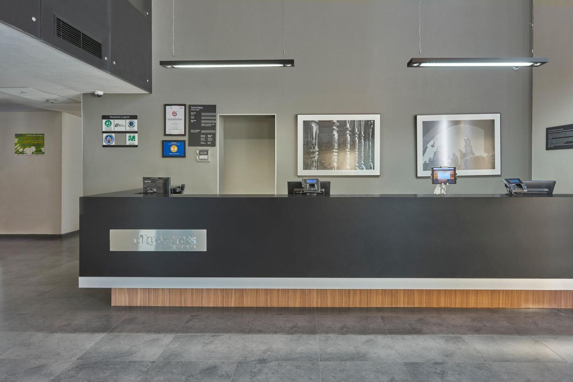 City Express By Marriott Salamanca Exterior photo